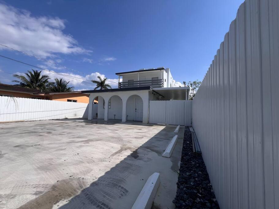 Modern Apartment Near Wynwood! Маями Екстериор снимка